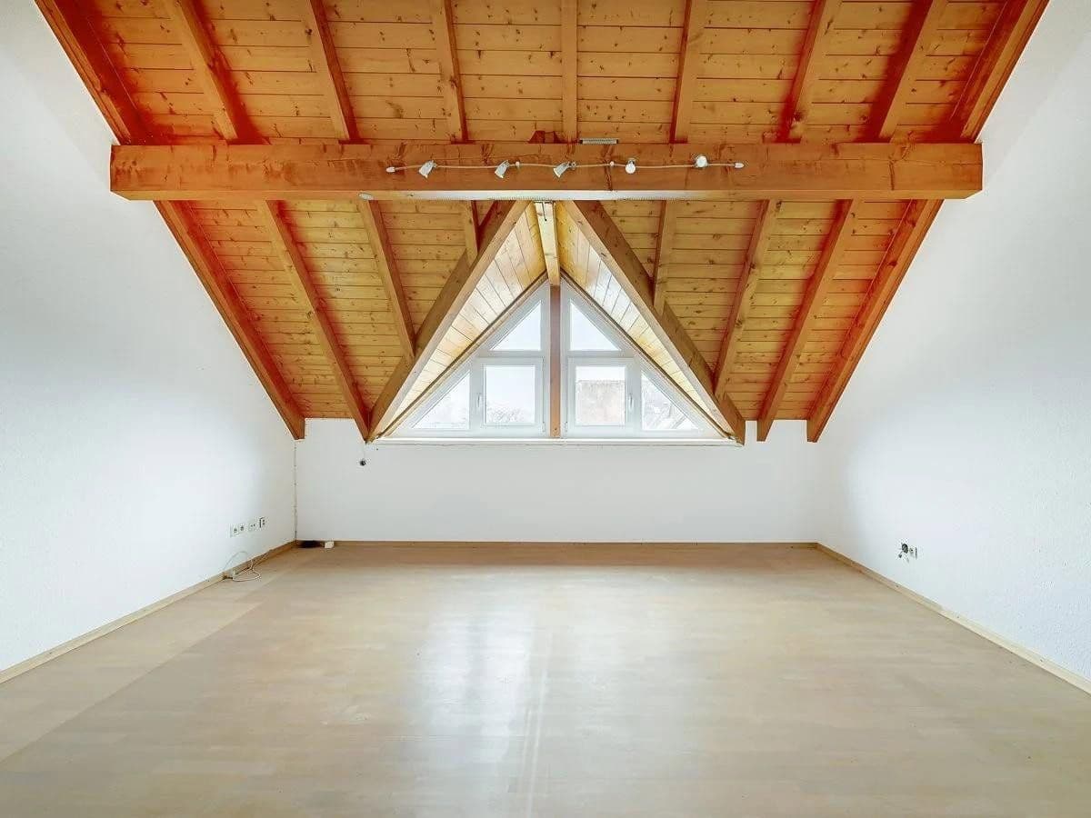 Prenájom bytu 3-izbový 115 m², Bachstraße 37, Rheinstetten, Bádensko-Wurttembersko Prenájom bytu 3-izbový 115 m², Bachstraße 37, Rheinstetten, Bádensko-Wurttembersko