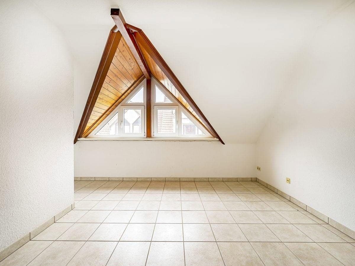 Prenájom bytu 3-izbový 115 m², Bachstraße 37, Rheinstetten, Bádensko-Wurttembersko Prenájom bytu 3-izbový 115 m², Bachstraße 37, Rheinstetten, Bádensko-Wurttembersko