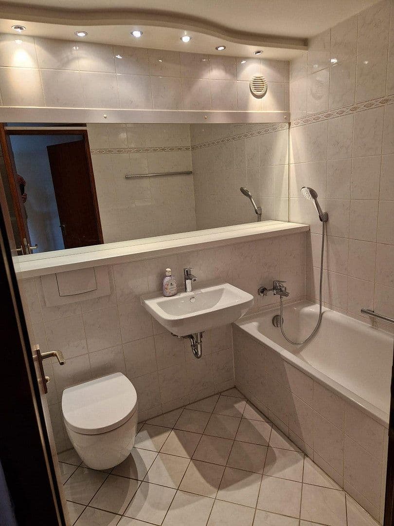 Prenájom bytu 1-izbový 40 m², Münchnerstr. 56, Unterhaching, Bavorsko Prenájom bytu 1-izbový 40 m², Münchnerstr. 56, Unterhaching, Bavorsko