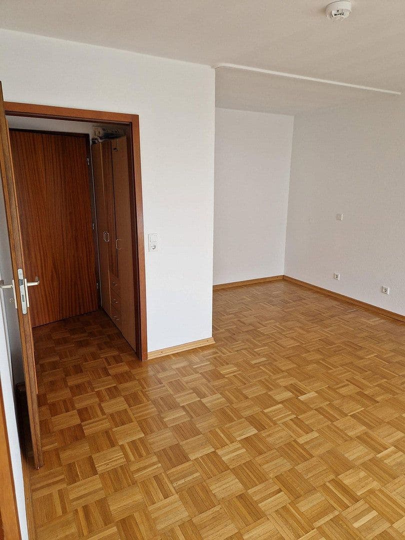 Prenájom bytu 1-izbový 40 m², Münchnerstr. 56, Unterhaching, Bavorsko Prenájom bytu 1-izbový 40 m², Münchnerstr. 56, Unterhaching, Bavorsko