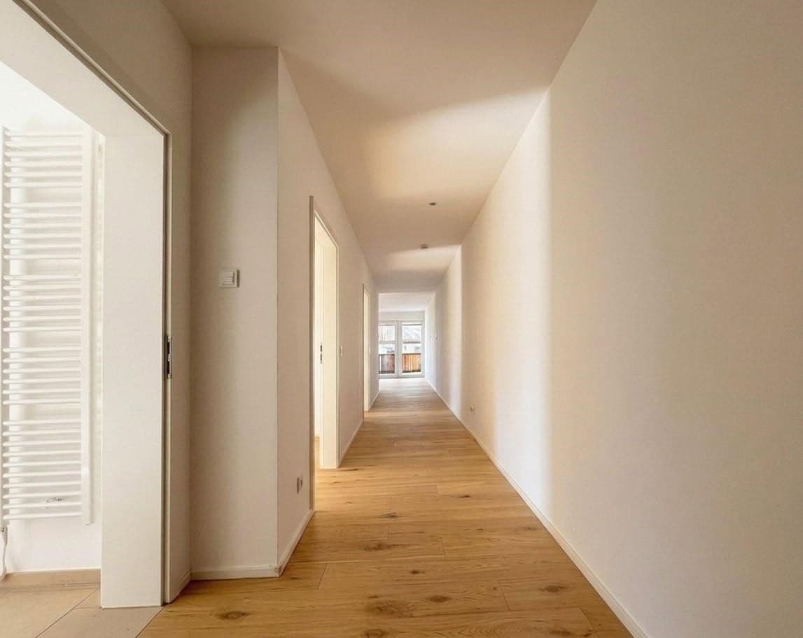 Predaj domu 568 m², pozemek 704 m², Schwarzer Weg 20 c, Trier, Porýnie-Falcko Predaj domu 568 m², pozemek 704 m², Schwarzer Weg 20 c, Trier, Porýnie-Falcko