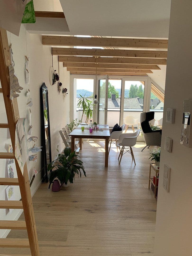 Predaj domu 568 m², pozemek 704 m², Schwarzer Weg 20 c, Trier, Porýnie-Falcko Predaj domu 568 m², pozemek 704 m², Schwarzer Weg 20 c, Trier, Porýnie-Falcko