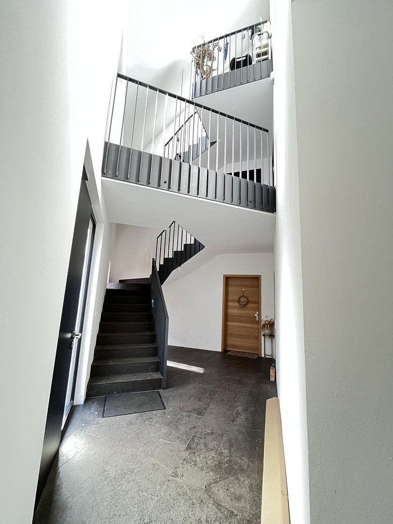 Predaj domu 568 m², pozemek 704 m², Schwarzer Weg 20 c, Trier, Porýnie-Falcko Predaj domu 568 m², pozemek 704 m², Schwarzer Weg 20 c, Trier, Porýnie-Falcko