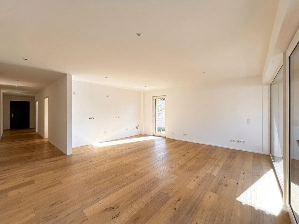 Predaj domu 568 m², pozemek 704 m², Schwarzer Weg 20 c, Trier, Porýnie-Falcko Predaj domu 568 m², pozemek 704 m², Schwarzer Weg 20 c, Trier, Porýnie-Falcko