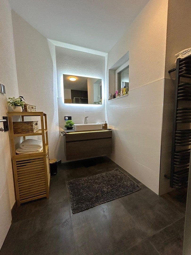 Predaj bytu 3-izbový 104 m², Niefern-Öschelbronn, Bádensko-Wurttembersko Predaj bytu 3-izbový 104 m², Niefern-Öschelbronn, Bádensko-Wurttembersko