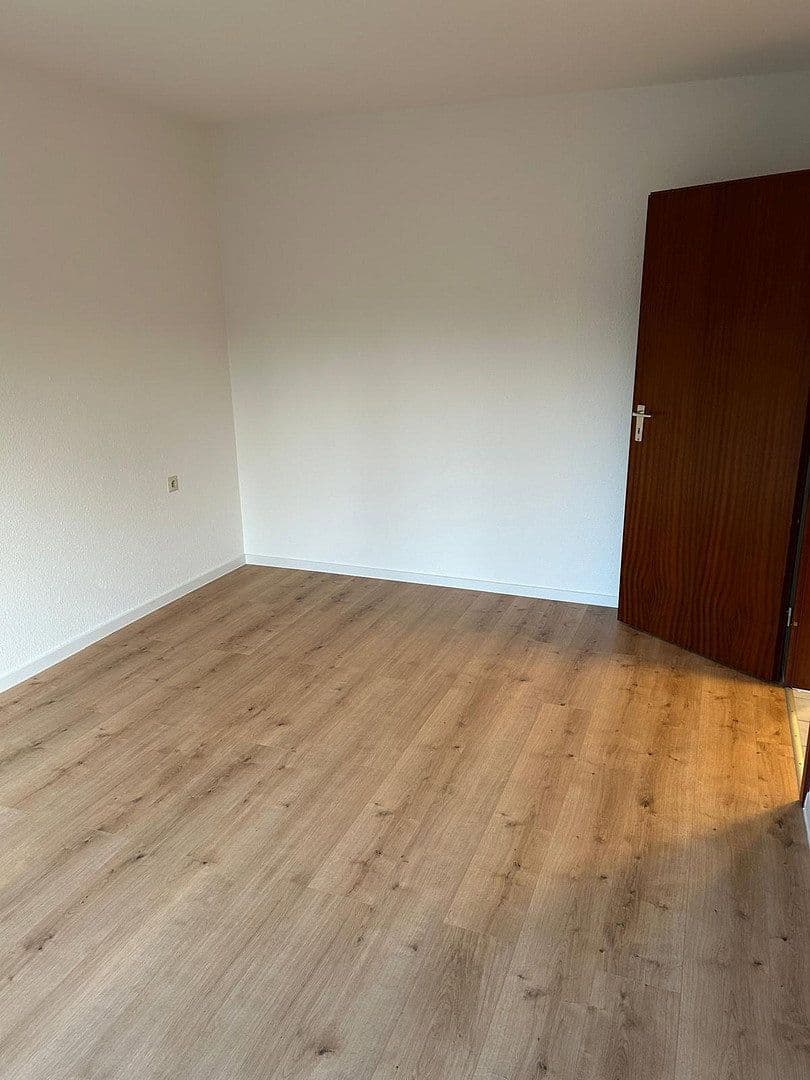 Prenájom bytu 2-izbový 57 m², Böblingen, Bádensko-Wurttembersko Prenájom bytu 2-izbový 57 m², Böblingen, Bádensko-Wurttembersko