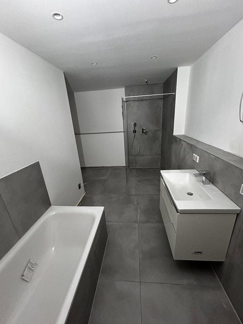 Prenájom bytu 3-izbový 112 m², Köln, Severné Porýnie - Westfálsko Prenájom bytu 3-izbový 112 m², Köln, Severné Porýnie - Westfálsko