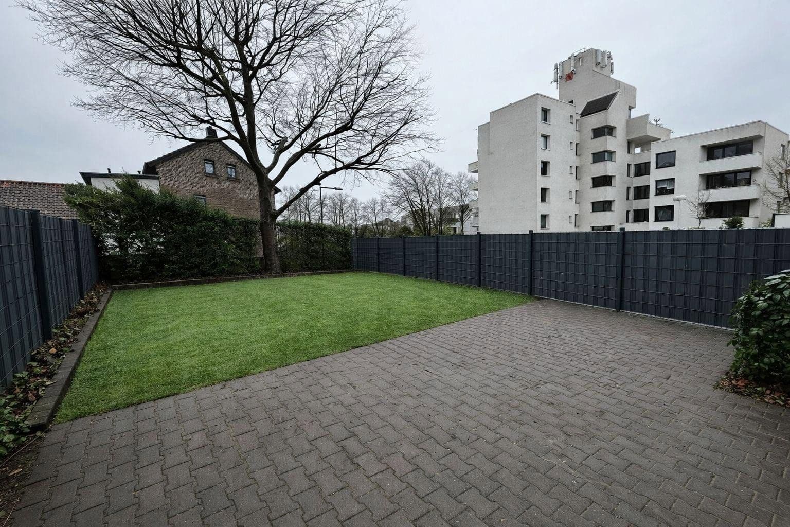 Prenájom bytu 3-izbový 112 m², Köln, Severné Porýnie - Westfálsko Prenájom bytu 3-izbový 112 m², Köln, Severné Porýnie - Westfálsko