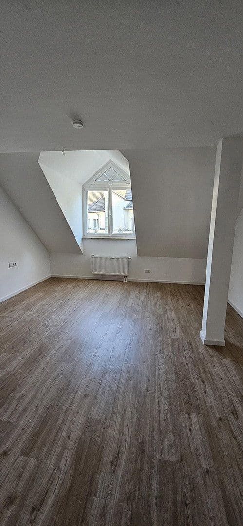 Prenájom bytu 4-izbový 116 m², Ratingen, Severné Porýnie - Westfálsko Prenájom bytu 4-izbový 116 m², Ratingen, Severné Porýnie - Westfálsko