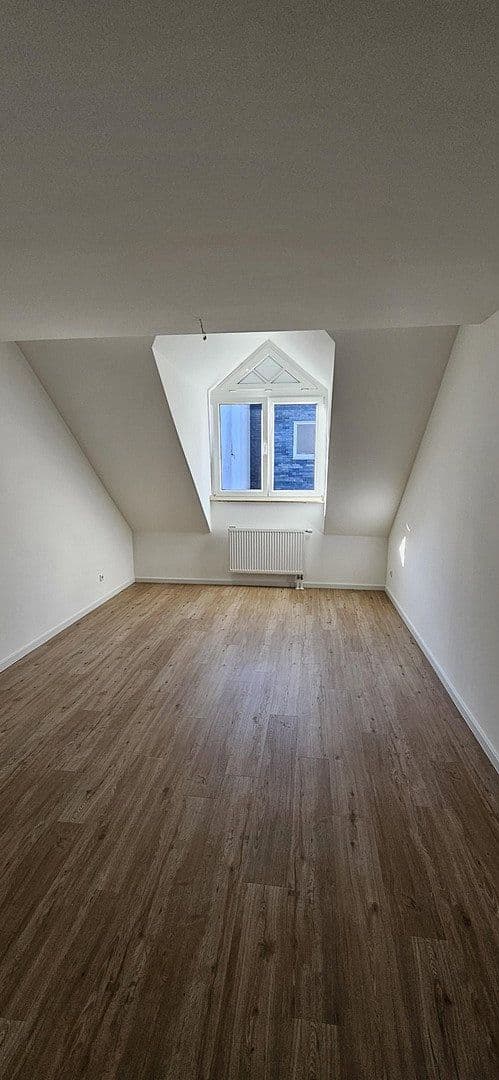 Prenájom bytu 4-izbový 116 m², Ratingen, Severné Porýnie - Westfálsko Prenájom bytu 4-izbový 116 m², Ratingen, Severné Porýnie - Westfálsko