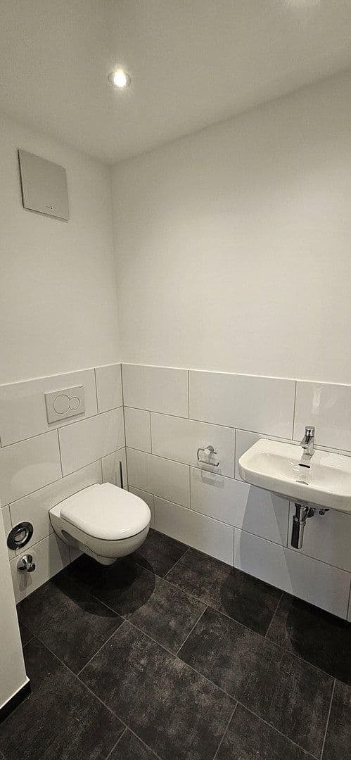 Prenájom bytu 4-izbový 116 m², Ratingen, Severné Porýnie - Westfálsko Prenájom bytu 4-izbový 116 m², Ratingen, Severné Porýnie - Westfálsko