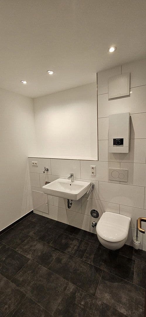 Prenájom bytu 4-izbový 116 m², Ratingen, Severné Porýnie - Westfálsko Prenájom bytu 4-izbový 116 m², Ratingen, Severné Porýnie - Westfálsko