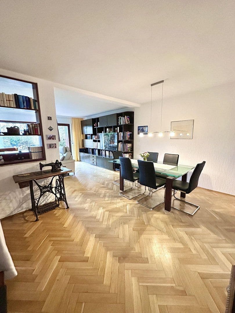 Predaj domu 110 m², pozemek 154 m², Mühltal, Hesensko Predaj domu 110 m², pozemek 154 m², Mühltal, Hesensko