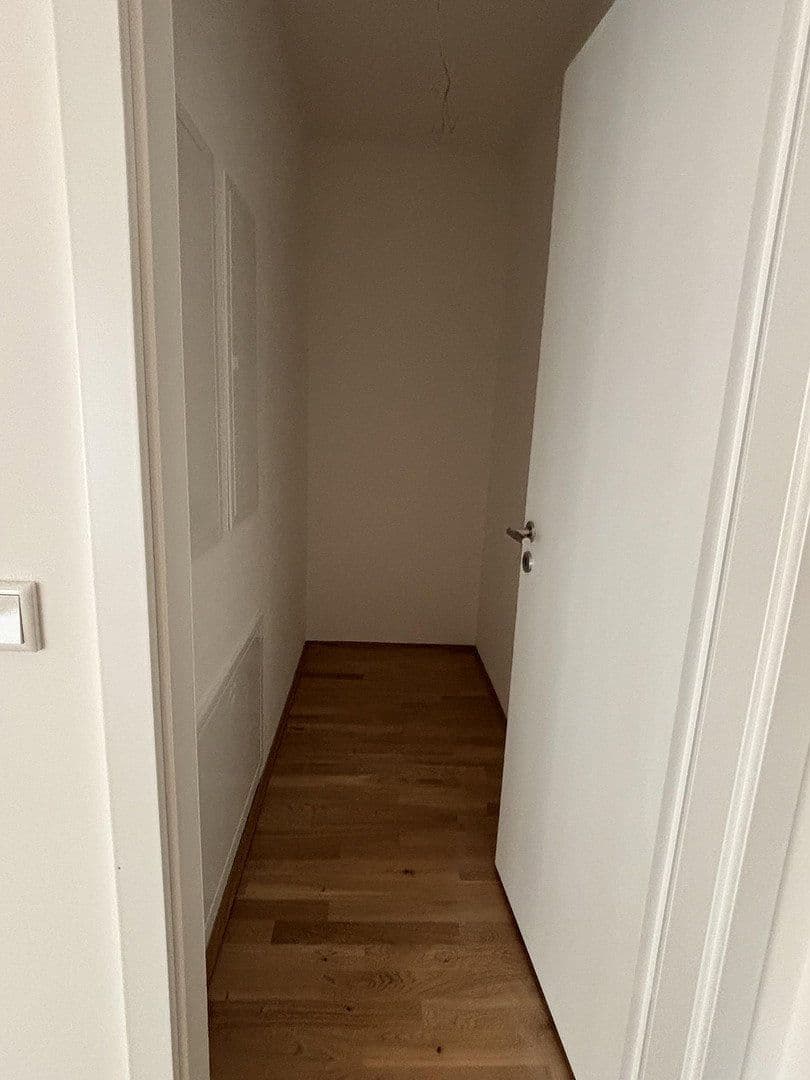 Prenájom bytu 3-izbový 76 m², Eschollbrücker Straße 8, Darmstadt, Hesensko Prenájom bytu 3-izbový 76 m², Eschollbrücker Straße 8, Darmstadt, Hesensko