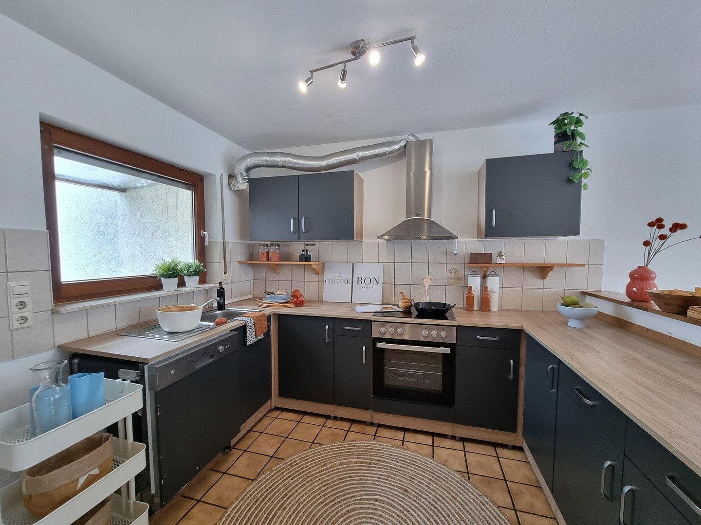 Predaj domu 120 m², pozemek 131 m², Illingen, Bádensko-Wurttembersko Predaj domu 120 m², pozemek 131 m², Illingen, Bádensko-Wurttembersko
