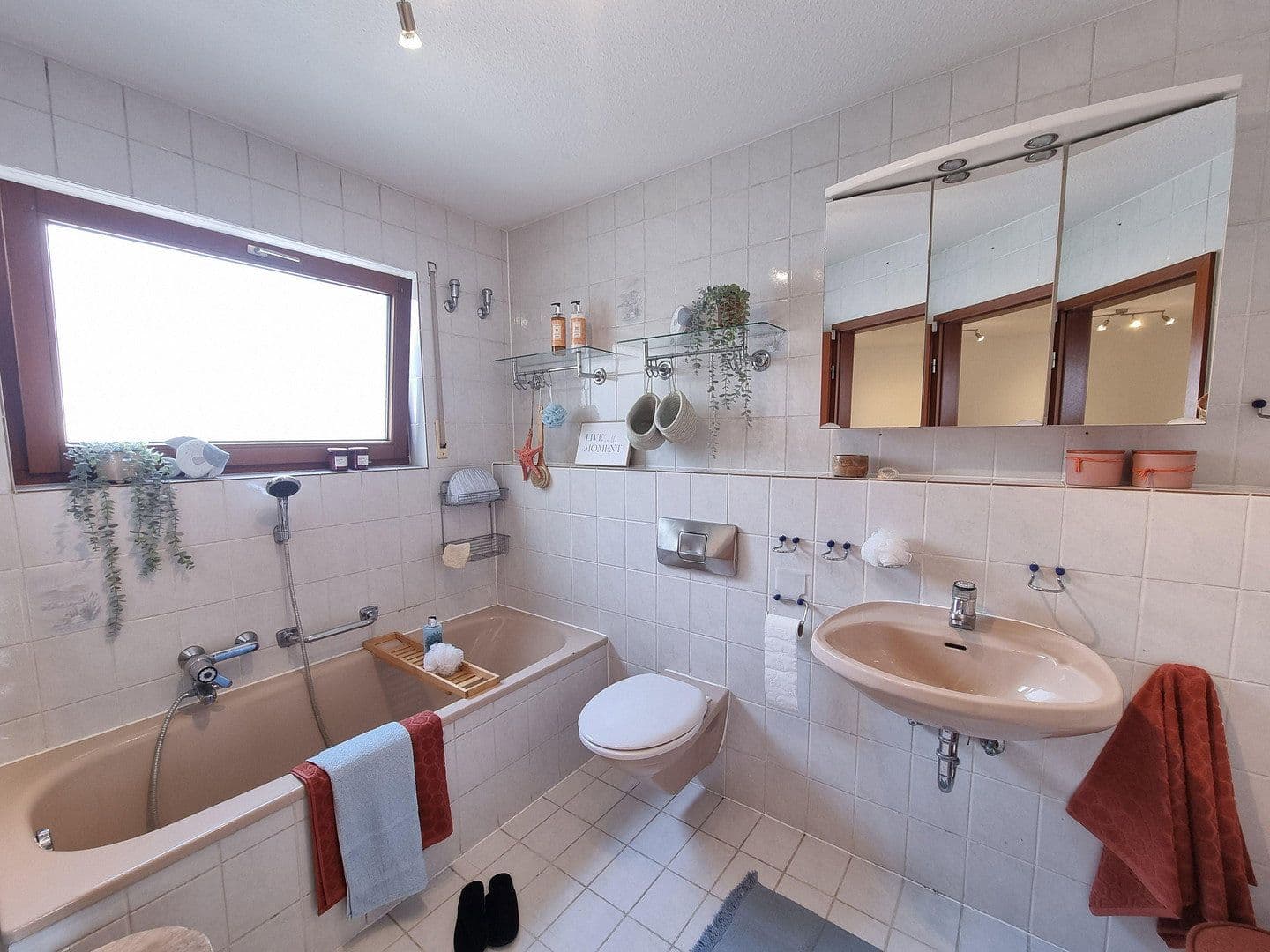 Predaj domu 120 m², pozemek 131 m², Illingen, Bádensko-Wurttembersko Predaj domu 120 m², pozemek 131 m², Illingen, Bádensko-Wurttembersko