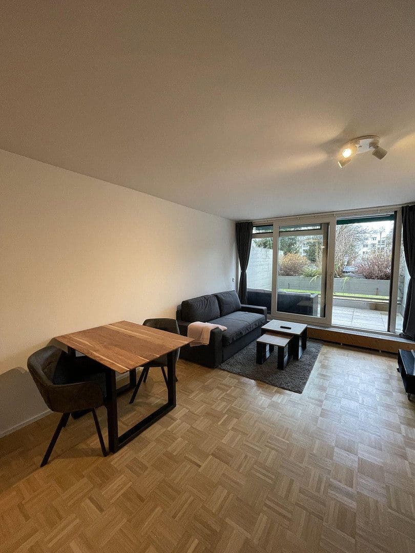 Prenájom bytu 1-izbový 45 m², München, Bavorsko Prenájom bytu 1-izbový 45 m², München, Bavorsko