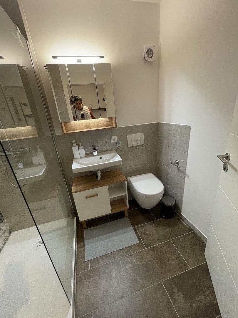 Prenájom bytu 1-izbový 45 m², München, Bavorsko Prenájom bytu 1-izbový 45 m², München, Bavorsko