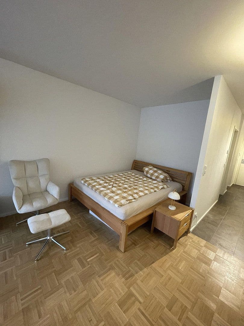 Prenájom bytu 1-izbový 45 m², München, Bavorsko Prenájom bytu 1-izbový 45 m², München, Bavorsko