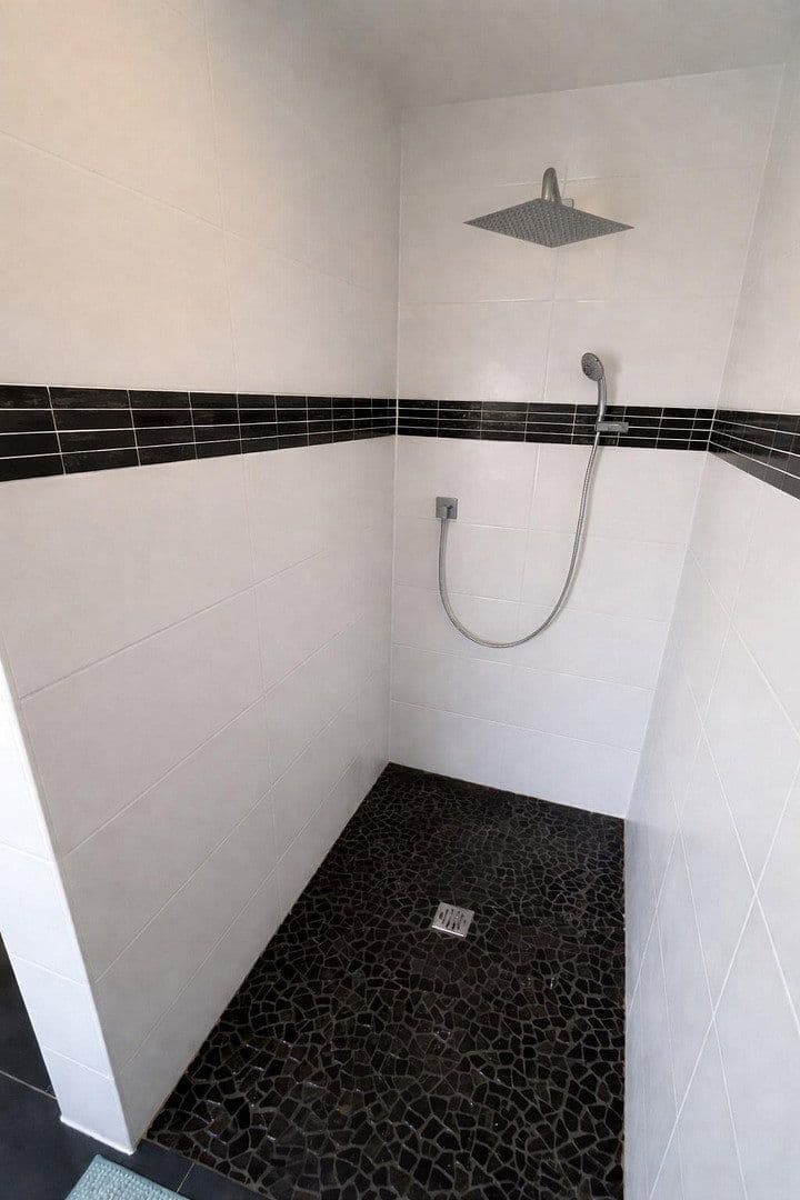 Predaj domu 334 m², pozemek 476 m², Anna-Nopper-Str. 17, Kornwestheim, Bádensko-Wurttembersko Predaj domu 334 m², pozemek 476 m², Anna-Nopper-Str. 17, Kornwestheim, Bádensko-Wurttembersko