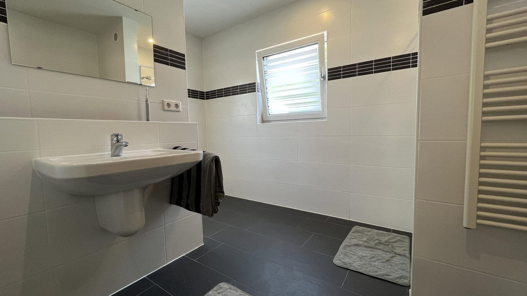 Predaj domu 334 m², pozemek 476 m², Anna-Nopper-Str. 17, Kornwestheim, Bádensko-Wurttembersko Predaj domu 334 m², pozemek 476 m², Anna-Nopper-Str. 17, Kornwestheim, Bádensko-Wurttembersko