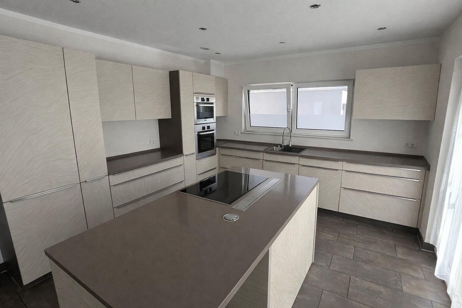 Predaj domu 334 m², pozemek 476 m², Anna-Nopper-Str. 17, Kornwestheim, Bádensko-Wurttembersko Predaj domu 334 m², pozemek 476 m², Anna-Nopper-Str. 17, Kornwestheim, Bádensko-Wurttembersko