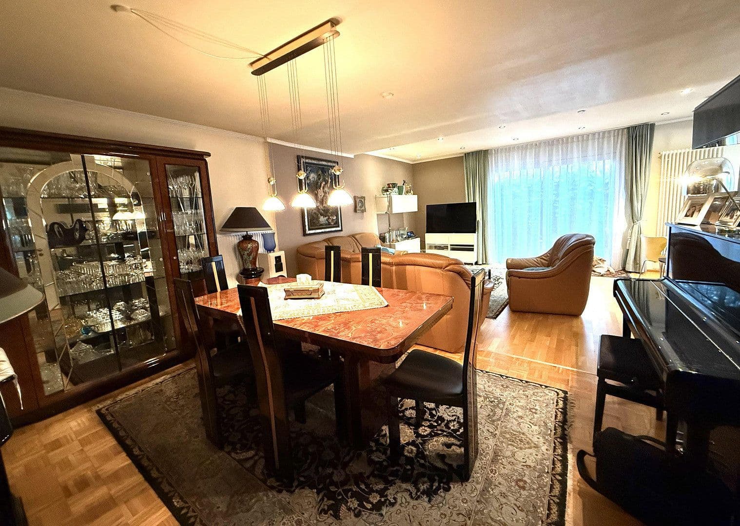 Predaj domu 293 m², pozemek 1.000 m², Nieder-Olm, Porýnie-Falcko Predaj domu 293 m², pozemek 1.000 m², Nieder-Olm, Porýnie-Falcko