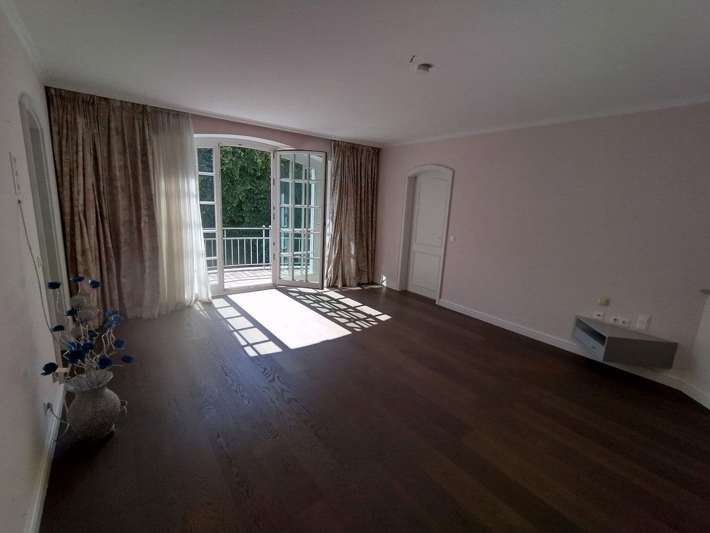 Prenájom domu 357 m², pozemek 1.008 m², Hamburg, Hamburg Prenájom domu 357 m², pozemek 1.008 m², Hamburg, Hamburg