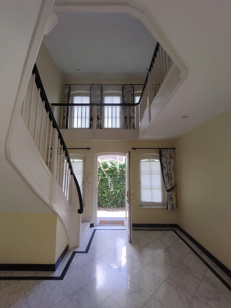 Prenájom domu 357 m², pozemek 1.008 m², Hamburg, Hamburg Prenájom domu 357 m², pozemek 1.008 m², Hamburg, Hamburg