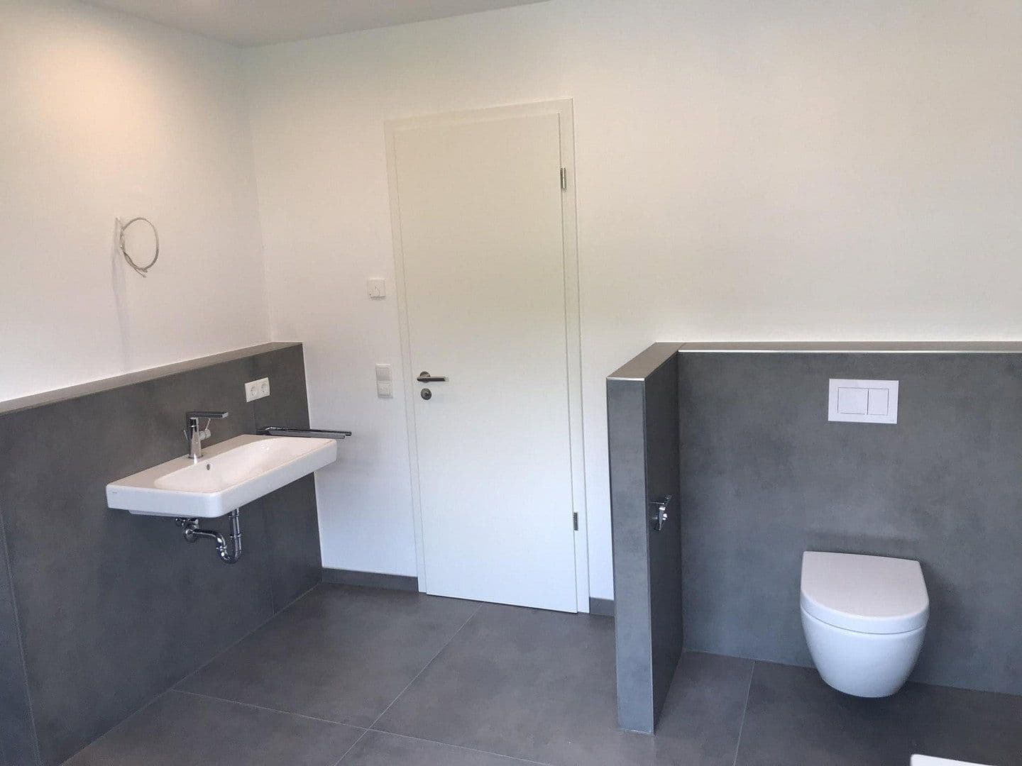 Prenájom bytu 4-izbový 210 m², Koblenz, Porýnie-Falcko Prenájom bytu 4-izbový 210 m², Koblenz, Porýnie-Falcko