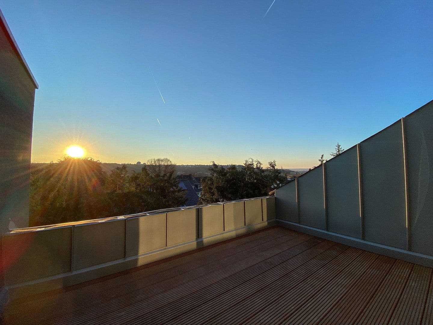 Prenájom bytu 4-izbový 210 m², Koblenz, Porýnie-Falcko Prenájom bytu 4-izbový 210 m², Koblenz, Porýnie-Falcko