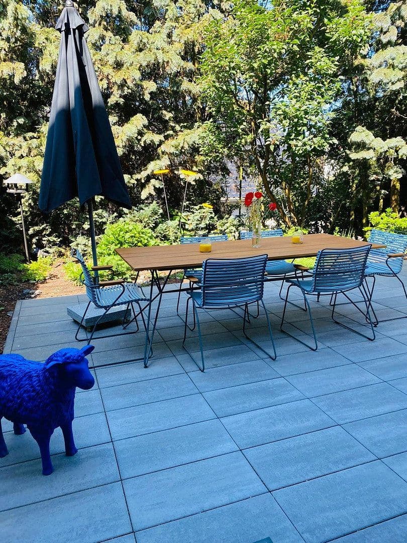 Prenájom bytu 4-izbový 210 m², Koblenz, Porýnie-Falcko Prenájom bytu 4-izbový 210 m², Koblenz, Porýnie-Falcko