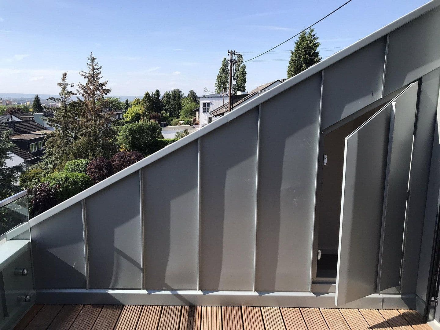 Prenájom bytu 4-izbový 210 m², Koblenz, Porýnie-Falcko Prenájom bytu 4-izbový 210 m², Koblenz, Porýnie-Falcko