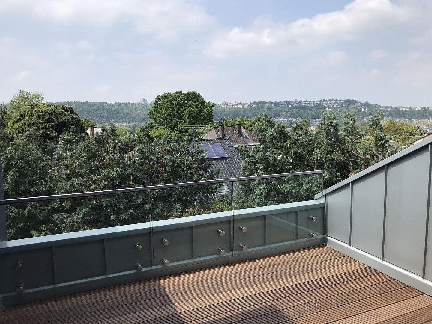 Prenájom bytu 4-izbový 210 m², Koblenz, Porýnie-Falcko Prenájom bytu 4-izbový 210 m², Koblenz, Porýnie-Falcko