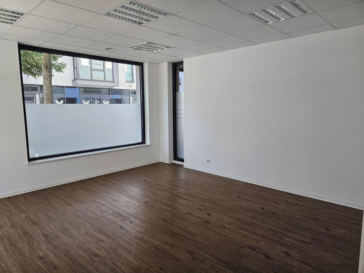 Prenájom kancelárie 81 m², Walther-Rathenau-Str. 30, Bielefeld, Severné Porýnie - Westfálsko Prenájom kancelárie 81 m², Walther-Rathenau-Str. 30, Bielefeld, Severné Porýnie - Westfálsko
