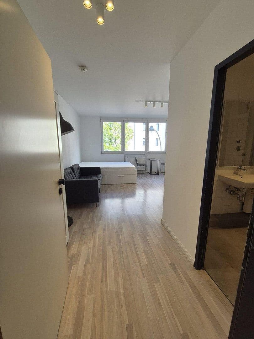 Prenájom bytu 1-izbový 28 m², Tussmanstr. 76, Düsseldorf, Severné Porýnie - Westfálsko Prenájom bytu 1-izbový 28 m², Tussmanstr. 76, Düsseldorf, Severné Porýnie - Westfálsko