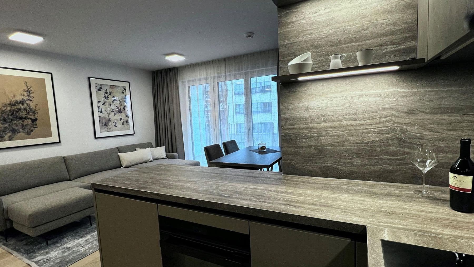 Prenájom bytu 2-izbový 65 m², München, Bavorsko Prenájom bytu 2-izbový 65 m², München, Bavorsko