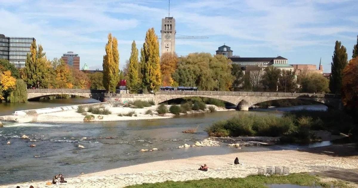 Prenájom bytu 2-izbový 65 m², München, Bavorsko Prenájom bytu 2-izbový 65 m², München, Bavorsko