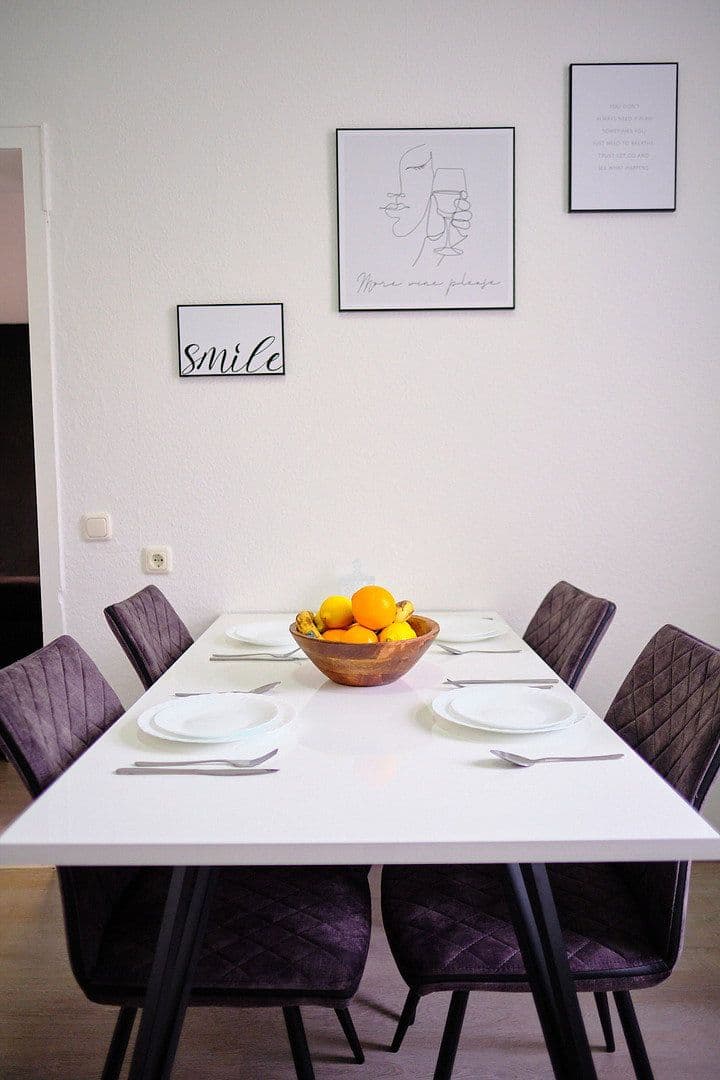 Prenájom bytu 2-izbový 80 m², Mülheim an der Ruhr, Severné Porýnie - Westfálsko Prenájom bytu 2-izbový 80 m², Mülheim an der Ruhr, Severné Porýnie - Westfálsko