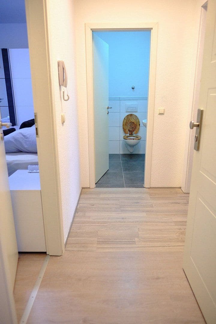 Prenájom bytu 2-izbový 80 m², Mülheim an der Ruhr, Severné Porýnie - Westfálsko Prenájom bytu 2-izbový 80 m², Mülheim an der Ruhr, Severné Porýnie - Westfálsko