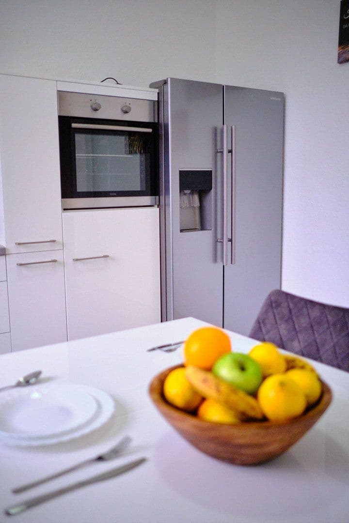 Prenájom bytu 2-izbový 80 m², Mülheim an der Ruhr, Severné Porýnie - Westfálsko Prenájom bytu 2-izbový 80 m², Mülheim an der Ruhr, Severné Porýnie - Westfálsko