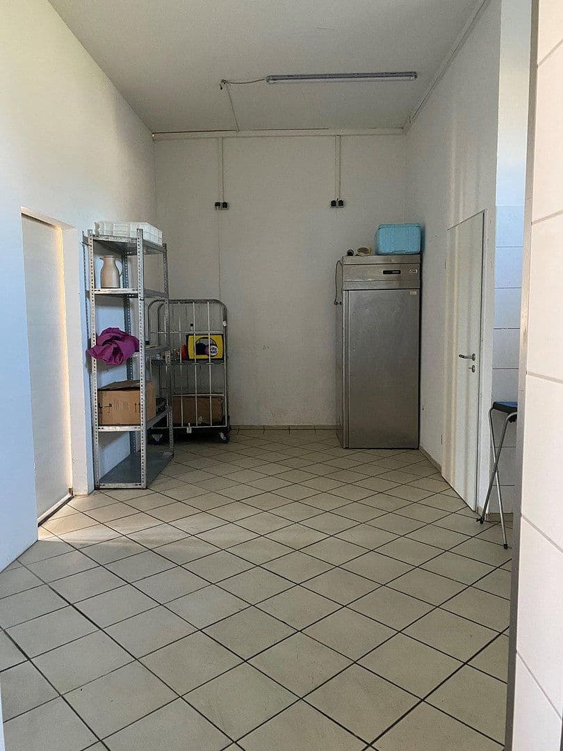 Prenájom nebytového priestoru 120 m², Kieler Str. 84, Lentföhrden, Šlezvicko-Holštajnsko Prenájom nebytového priestoru 120 m², Kieler Str. 84, Lentföhrden, Šlezvicko-Holštajnsko