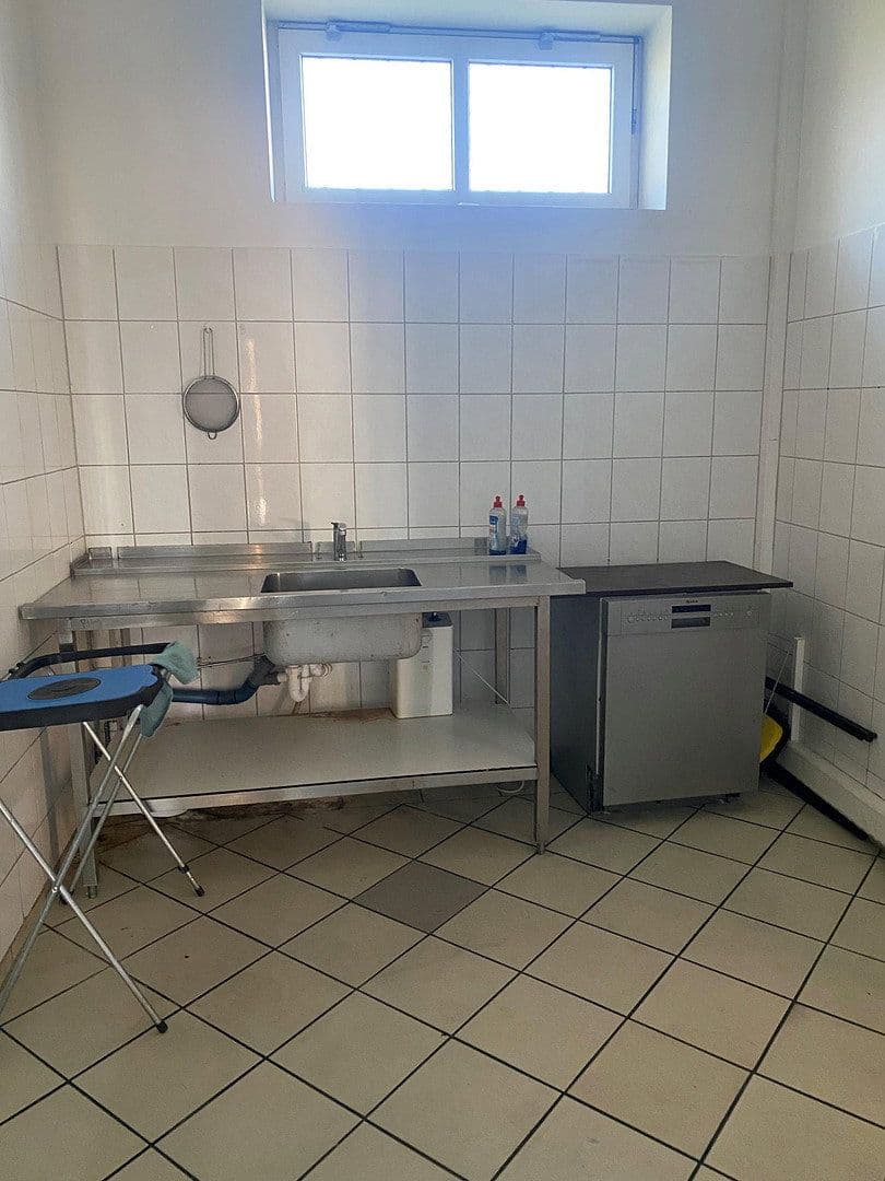 Prenájom nebytového priestoru 120 m², Kieler Str. 84, Lentföhrden, Šlezvicko-Holštajnsko Prenájom nebytového priestoru 120 m², Kieler Str. 84, Lentföhrden, Šlezvicko-Holštajnsko