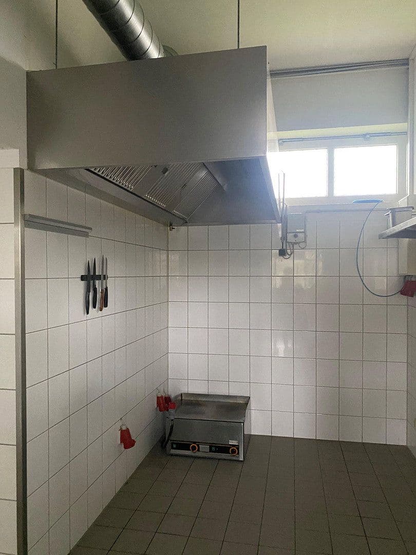 Prenájom nebytového priestoru 120 m², Kieler Str. 84, Lentföhrden, Šlezvicko-Holštajnsko Prenájom nebytového priestoru 120 m², Kieler Str. 84, Lentföhrden, Šlezvicko-Holštajnsko