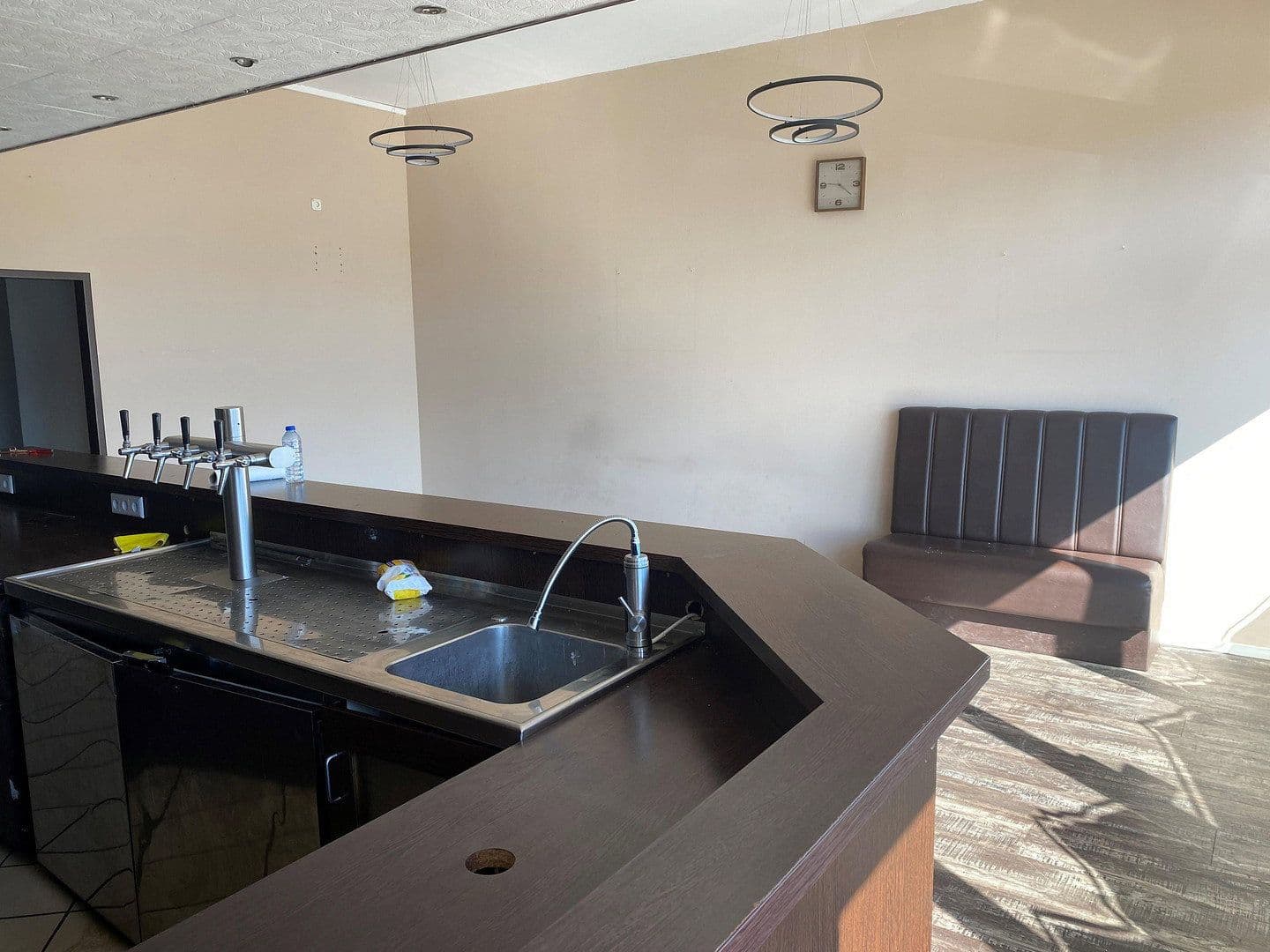 Prenájom nebytového priestoru 120 m², Kieler Str. 84, Lentföhrden, Šlezvicko-Holštajnsko Prenájom nebytového priestoru 120 m², Kieler Str. 84, Lentföhrden, Šlezvicko-Holštajnsko