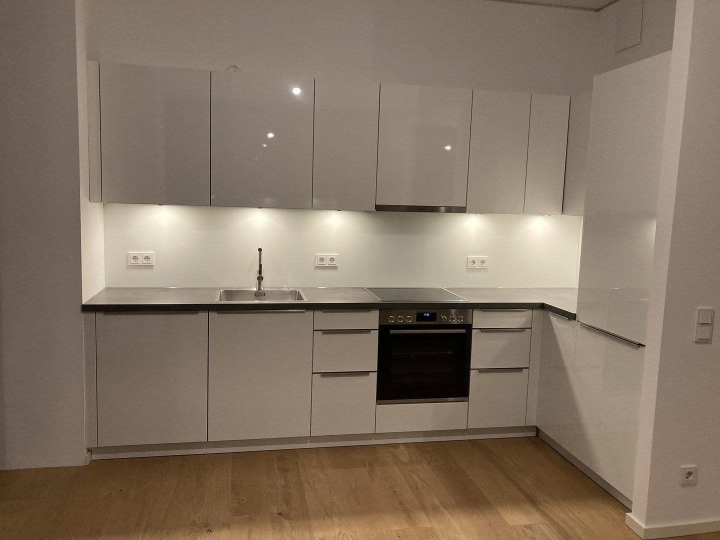 Prenájom bytu 2-izbový 67 m², Altonaer Straße 21, Berlin, Berlín Prenájom bytu 2-izbový 67 m², Altonaer Straße 21, Berlin, Berlín