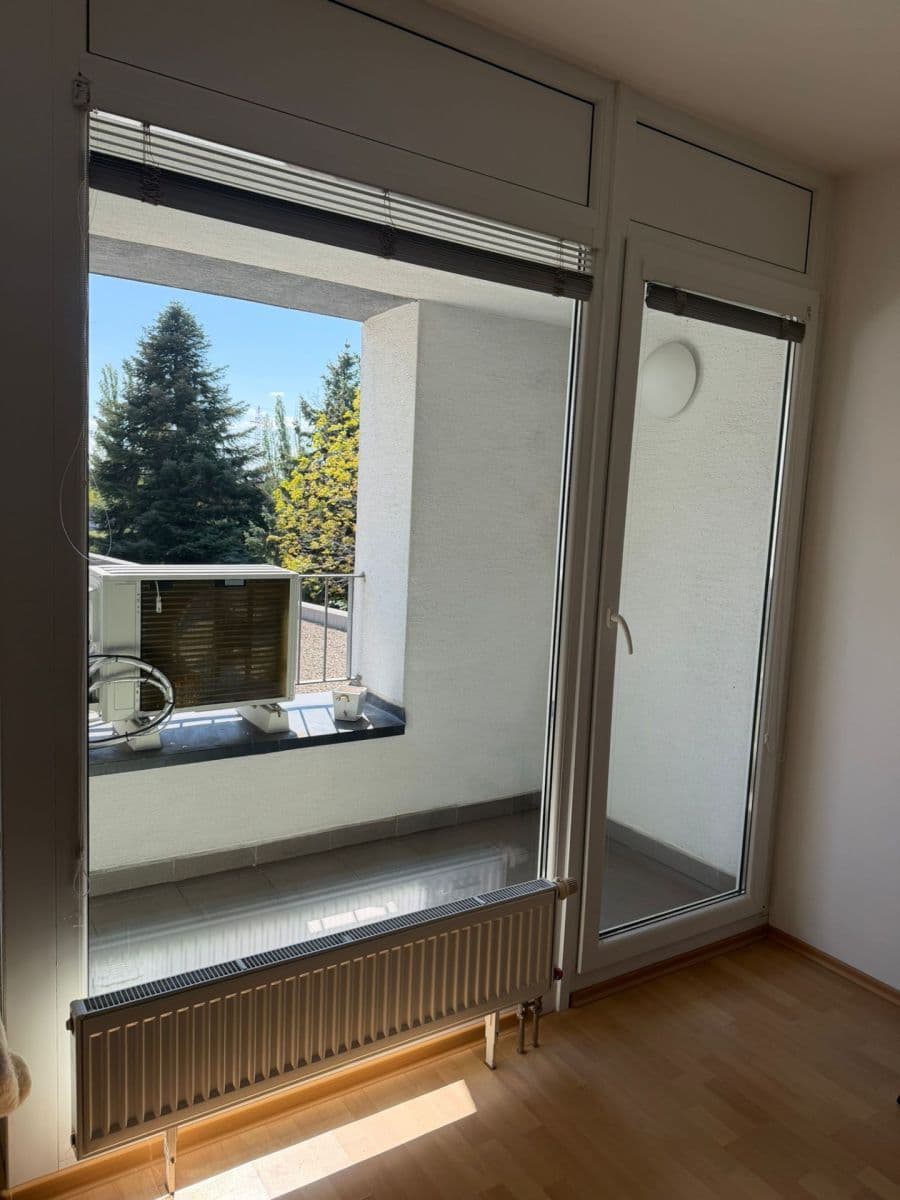 Prenájom bytu 1-izbový 41 m², Hrachová, Ružinov, Bratislavský kraj Prenájom bytu 1-izbový 41 m², Hrachová, Ružinov, Bratislavský kraj