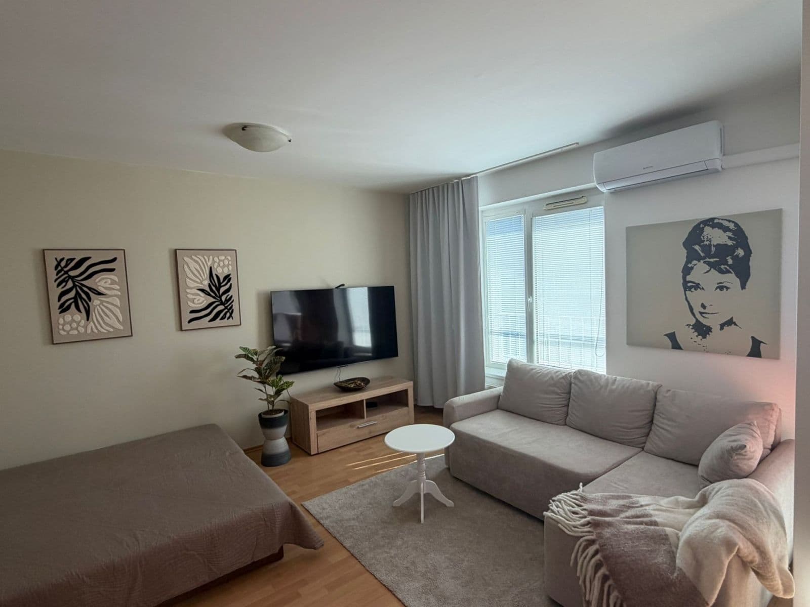 Prenájom bytu 1-izbový 41 m², Hrachová, Ružinov, Bratislavský kraj Prenájom bytu 1-izbový 41 m², Hrachová, Ružinov, Bratislavský kraj