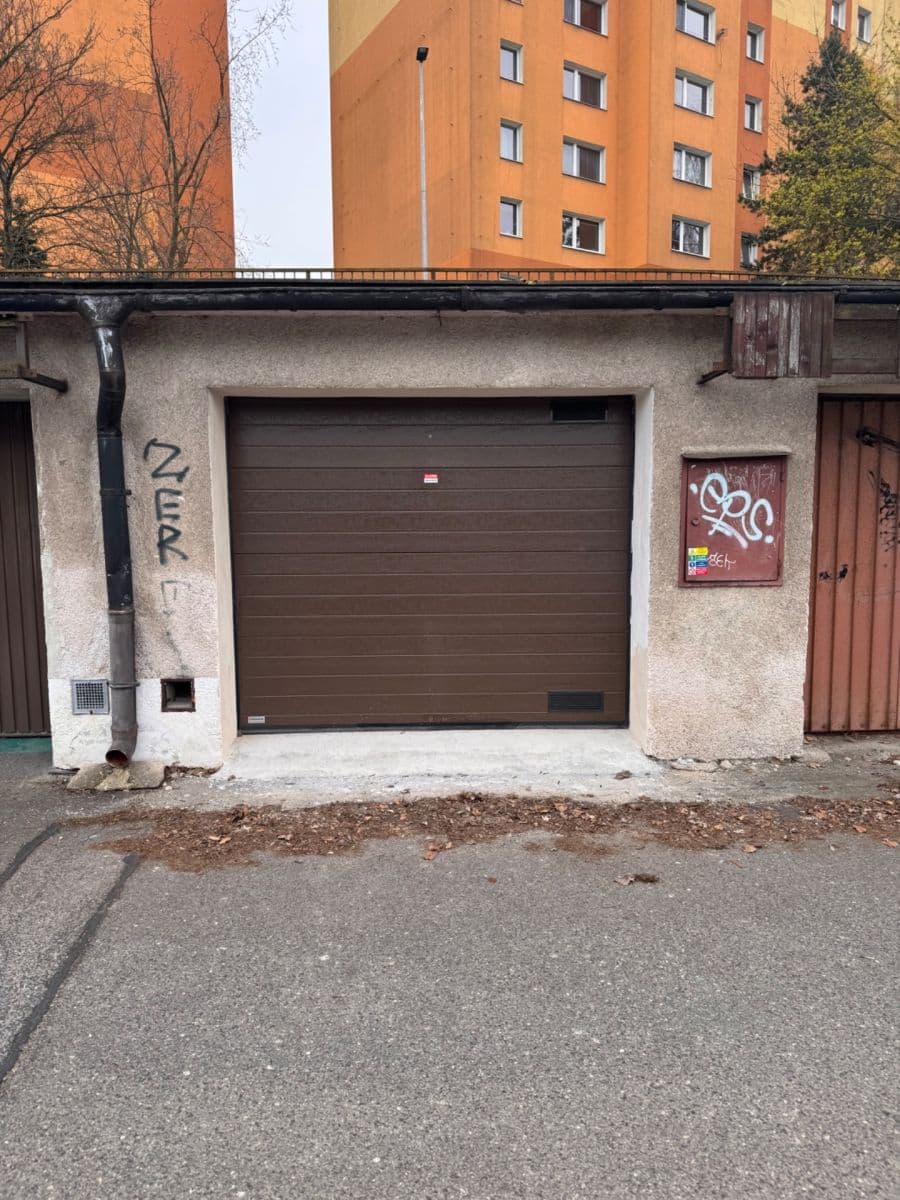 Prenájom garáže 19 m², Dobiášova, Liberec, Liberecký kraj Prenájom garáže 19 m², Dobiášova, Liberec, Liberecký kraj