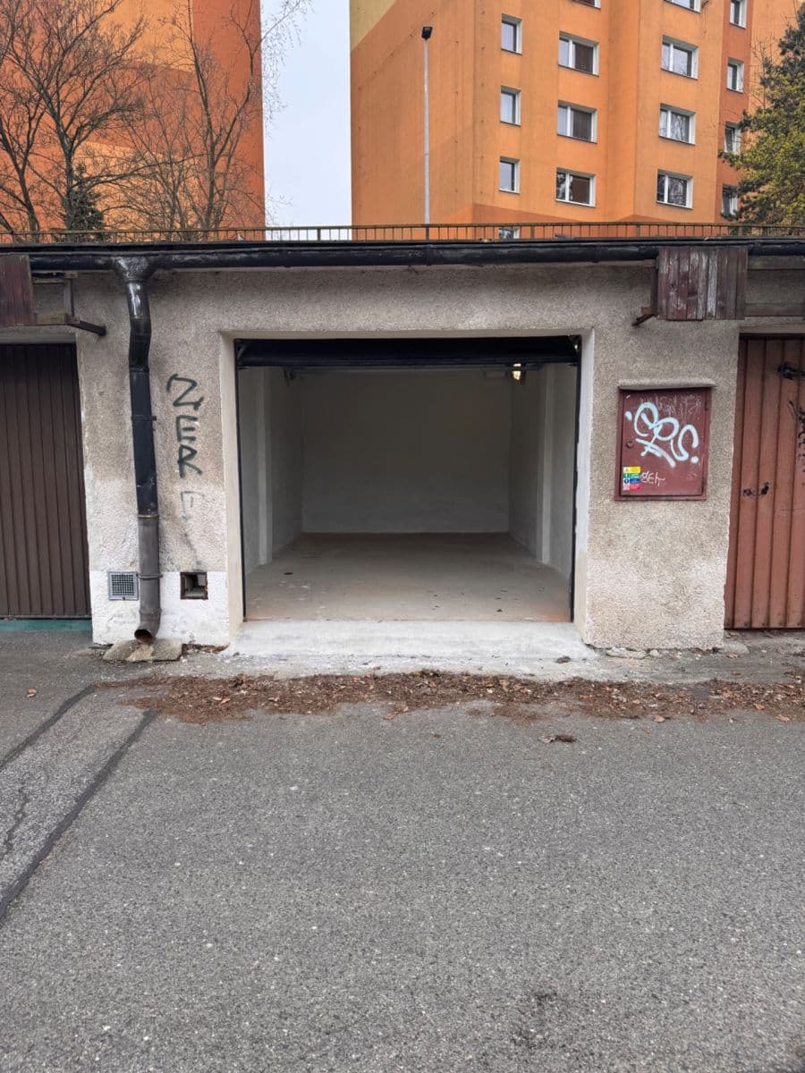 Prenájom garáže 19 m², Dobiášova, Liberec, Liberecký kraj Prenájom garáže 19 m², Dobiášova, Liberec, Liberecký kraj
